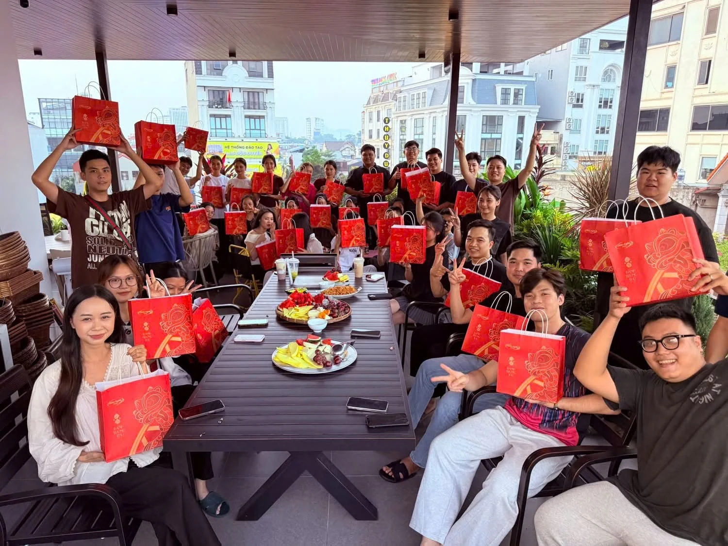 Khoảnh khắc gắn kết đội ngũ Uptrend Agency